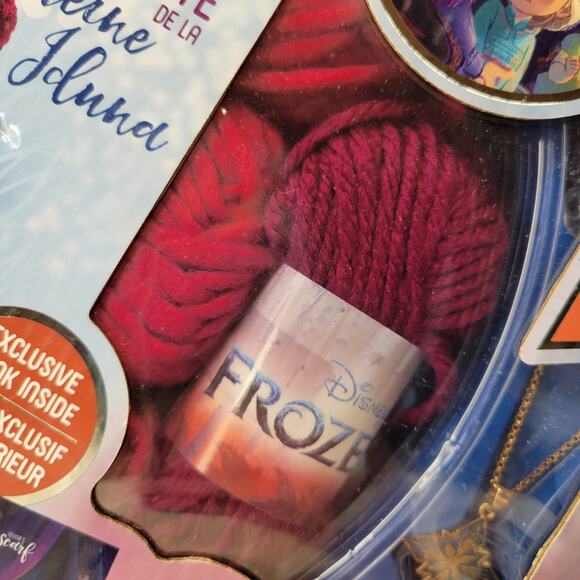 Make it Real Disney Frozen II Make Your Own Shawl With Necklace Craft Kit - Picture 6 of 10
